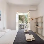 Retreats 5 Paros * Isterni (Paros)