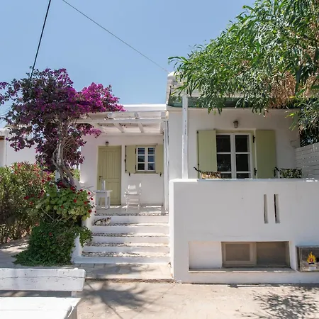 Retreats 5 Paros Nyaraló *