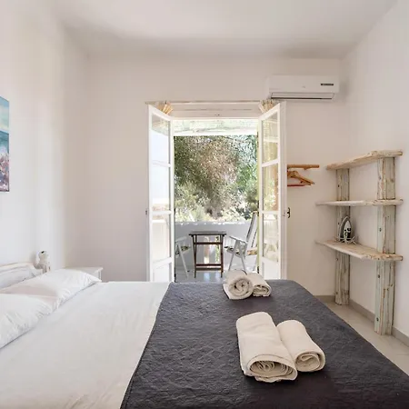 Retreats 5 Paros *